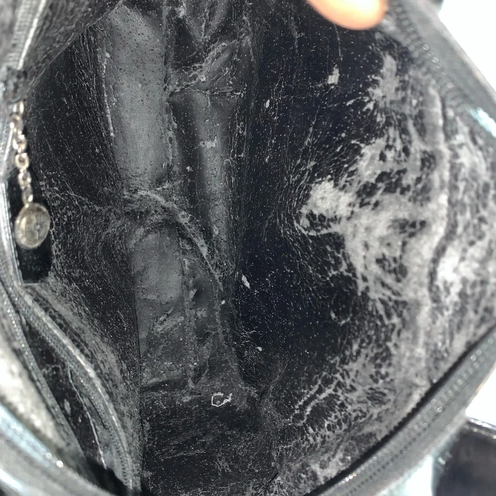 GUCCI GG Logo Patent Leather Handbag Black Medium - Picture 10 of 12